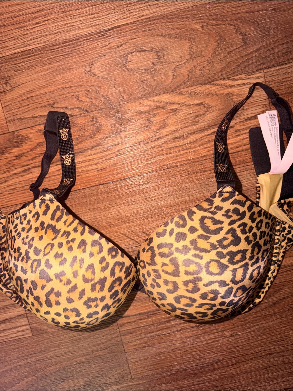 VERY SEXY
Bombshell Logo Shine Strap Add-2-Cups Push-Up Bra